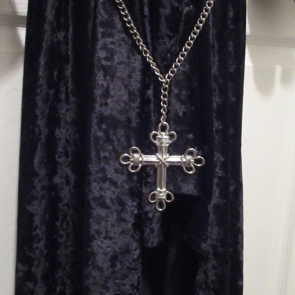 Vintage Crushed Velvet Goth Gown Bell Sleeves Dramatic Cross Chain Small EUC - Picture 4 of 15
